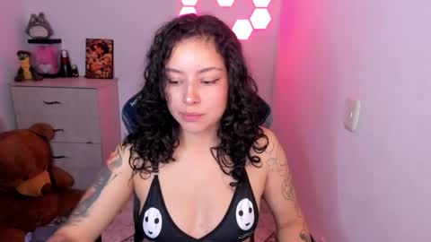 aqua emilly online show from April 29, 11:44 pm