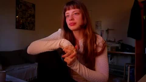 Snapshot of aqua_sultry chatting on June 7, 7:39 pm aqua_sultry online show from June 7, 7:39 pm