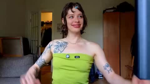 Snapshot of aqua_sultry chatting on July 22, 11:24 am aqua_sultry online show from July 22, 11:24 am