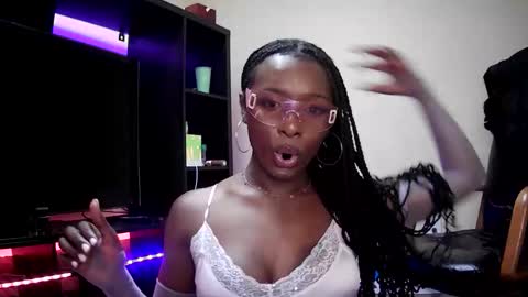 Snapshot of aquaesse chatting on May 7, 12:16 am Aquaesse online show from May 7, 12:16 am