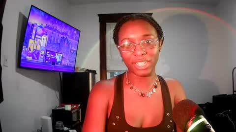 Snapshot of aquaesse chatting on June 12, 11:25 pm Aquaesse online show from June 12, 11:25 pm