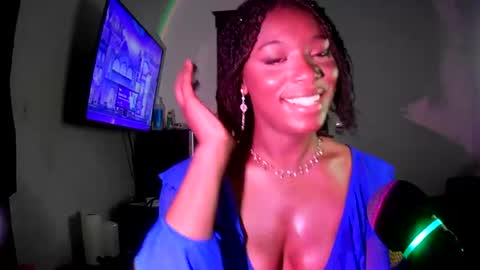 Snapshot of aquaesse chatting on June 19, 1:10 am Aquaesse online show from June 19, 1:10 am