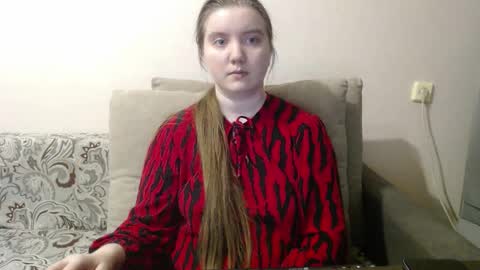 Josefin online show from March 26, 3:50 pm