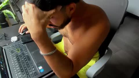 T. online show from February 4, 1:50 pm