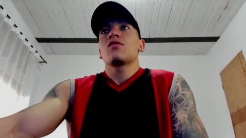 Snapshot of aquiles_51 chatting on December 2, 10:23 pm Jonathan online show from December 2, 10:23 pm