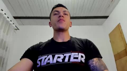 Snapshot of aquiles_51 chatting on December 4, 11:57 pm Jonathan online show from December 4, 11:57 pm