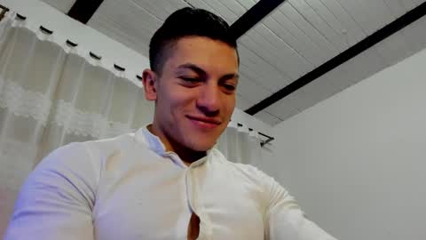 Snapshot of aquiles_51 chatting on December 6, 10:52 pm Jonathan online show from December 6, 10:52 pm