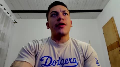 Snapshot of aquiles_51 chatting on December 14, 1:17 am Jonathan online show from December 14, 1:17 am