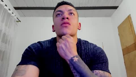 Snapshot of aquiles_51 chatting on December 15, 11:20 pm Jonathan online show from December 15, 11:20 pm