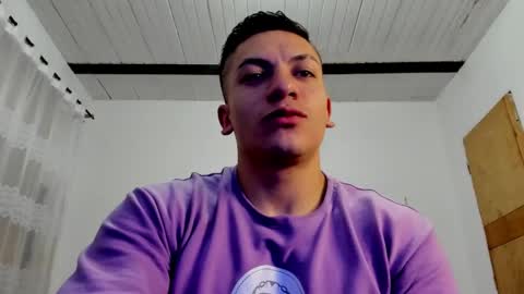 Snapshot of aquiles_51 chatting on December 16, 11:28 pm Jonathan online show from December 16, 11:28 pm