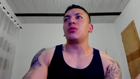 Snapshot of aquiles_51 chatting on December 19, 1:18 am Jonathan online show from December 19, 1:18 am