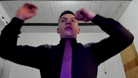 Snapshot of aquiles_51 chatting on December 19, 11:57 pm Jonathan online show from December 19, 11:57 pm