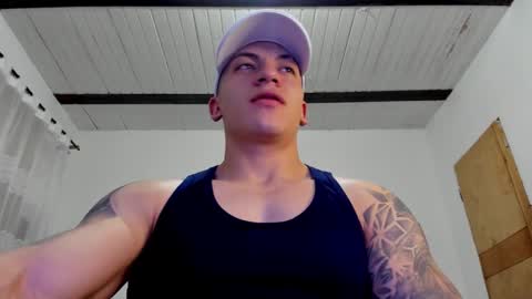 Snapshot of aquiles_51 chatting on December 24, 12:33 am Jonathan online show from December 24, 12:33 am