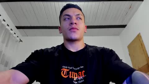 Snapshot of aquiles_51 chatting on December 29, 11:39 pm Jonathan online show from December 29, 11:39 pm