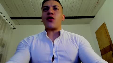 Snapshot of aquiles_51 chatting on January 3, 11:12 pm Jonathan online show from January 3, 11:12 pm