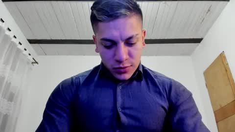 Snapshot of aquiles_51 chatting on January 7, 11:35 pm Jonathan online show from January 7, 11:35 pm