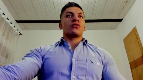 Snapshot of aquiles_51 chatting on January 16, 2:41 am Jonathan online show from January 16, 2:41 am