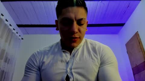 Snapshot of aquiles_51 chatting on January 31, 12:28 am Jonathan online show from January 31, 12:28 am