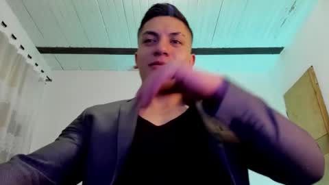 Snapshot of aquiles_51 chatting on February 3, 11:36 pm Jonathan online show from February 3, 11:36 pm