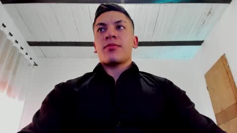 Snapshot of aquiles_51 chatting on February 4, 10:45 pm Jonathan online show from February 4, 10:45 pm