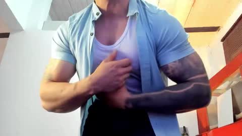 Snapshot of aquiles_51 chatting on September 22, 8:22 pm Jonathan online show from September 22, 8:22 pm