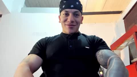 Snapshot of aquiles_51 chatting on September 29, 8:24 pm Jonathan online show from September 29, 8:24 pm