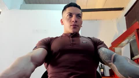 Snapshot of aquiles_51 chatting on October 2, 8:27 pm Jonathan online show from October 2, 8:27 pm