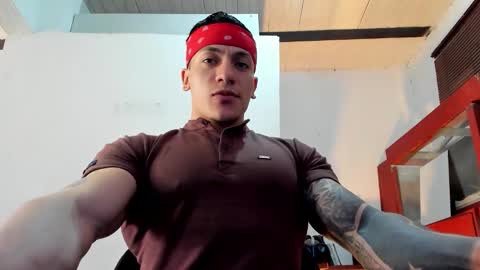 Snapshot of aquiles_51 chatting on October 7, 8:50 pm Jonathan online show from October 7, 8:50 pm