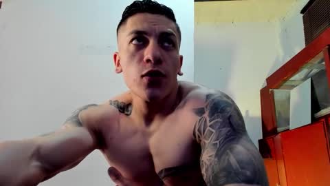 Snapshot of aquiles_51 chatting on October 20, 8:42 pm Jonathan online show from October 20, 8:42 pm