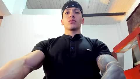 Snapshot of aquiles_51 chatting on October 29, 7:26 pm Jonathan online show from October 29, 7:26 pm