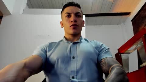 Snapshot of aquiles_51 chatting on October 31, 7:26 pm Jonathan online show from October 31, 7:26 pm