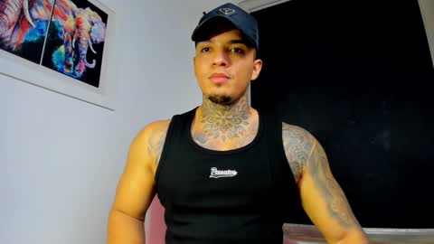 Snapshot of aquiles_elpapi chatting on October 9, 6:39 pm AquilesElpapi online show from October 9, 6:39 pm