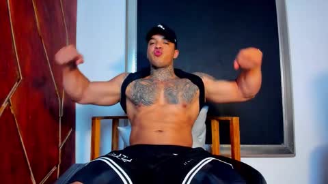 Snapshot of aquiles_elpapi chatting on November 1, 2:24 am AquilesElpapi online show from November 1, 2:24 am