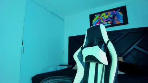 Snapshot of aquiles_elpapi chatting on November 14, 9:35 pm AquilesElpapi online show from November 14, 9:35 pm