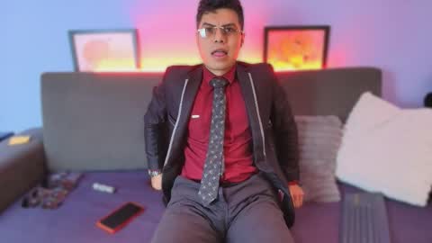 aquilestaylor online show from June 4, 12:22 pm