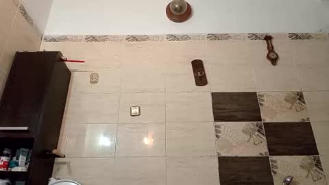 aquinn2000 online show from December 2, 6:19 am