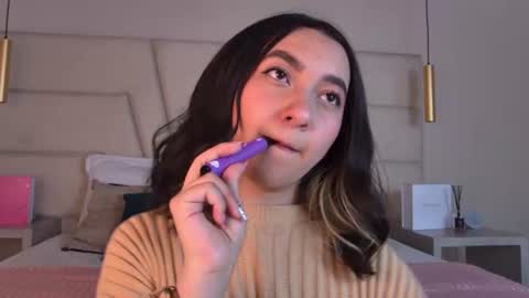 Snapshot of arabella__1 chatting on June 12, 1:26 am Arabella online show from June 12, 1:26 am