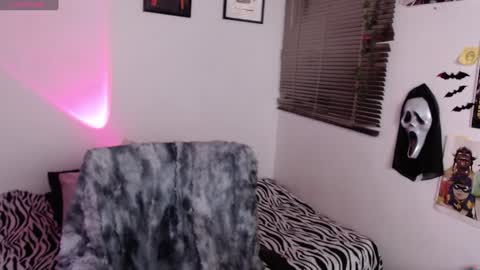 Snapshot of arabella_stone chatting on December 26, 1:51 am Arabella online show from December 26, 1:51 am