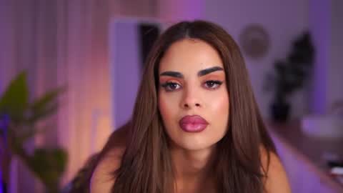 Snapshot of arabian_beautyy chatting on June 7, 7:50 pm IsaBella online show from June 7, 7:50 pm