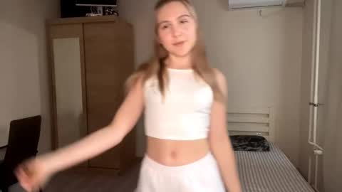 Snapshot of arabunyan chatting on November 10, 12:04 pm Emi online show from November 10, 12:04 pm