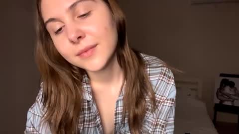 Snapshot of arabunyan chatting on December 13, 7:53 pm Emi online show from December 13, 7:53 pm