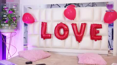 Snapshot of aradia_01 chatting on February 11, 6:07 am online show from February 11, 6:07 am