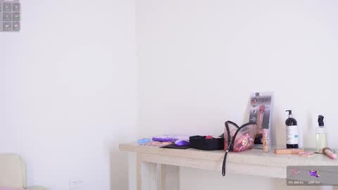 Snapshot of aradia_01 chatting on March 11, 5:02 am online show from March 11, 5:02 am