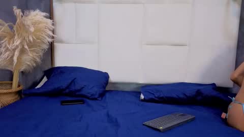 arah_issaa online show from February 8, 10:35 pm