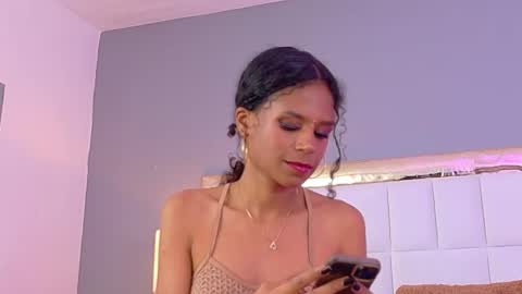 Snapshot of aralewis chatting on June 8, 10:10 pm online show from June 8, 10:10 pm