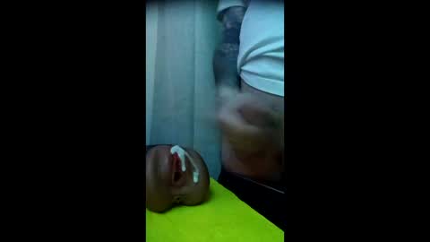 Snapshot of aramiiis chatting on February 16, 8:16 pm Jayz online show from February 16, 8:16 pm