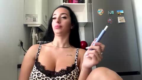 Snapshot of araya_kimber chatting on September 18, 9:11 am araya_kimber online show from September 18, 9:11 am