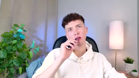 archy_twink online show from September 28, 9:53 pm
