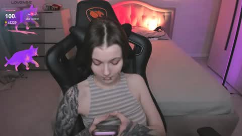 Snapshot of arden_moraine chatting on July 31, 7:24 pm Im Arden online show from July 31, 7:24 pm