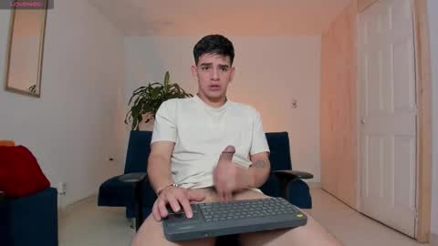 Snapshot of ares_johnsonn chatting on October 5, 1:48 am Ares online show from October 5, 1:48 am